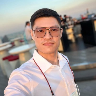 Chinese, who lives in the United States, records the good times every day. Hobbies: travel, fitness, mountain climbing.
