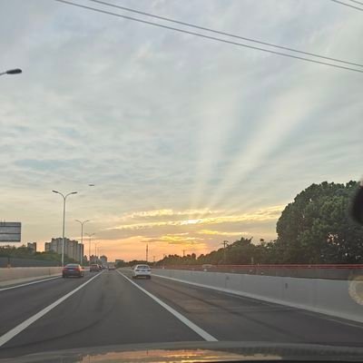 yxd1052385's profile picture. 