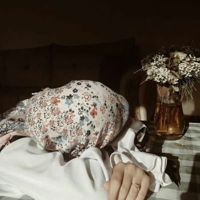 اگر سر به سر تن به کشتن دهیم 🇮🇷
از آن به که کشور به دشمن دهیم🇮🇷
👨👩👧