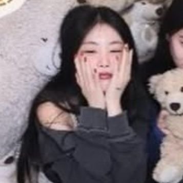 invented minnie mochi agenda and blue hair hyunhonicha fan account / anti boycotters dni