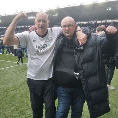 grumpy old twat from the 60s love my wife and 5 kids hate the red dog cunts DTID