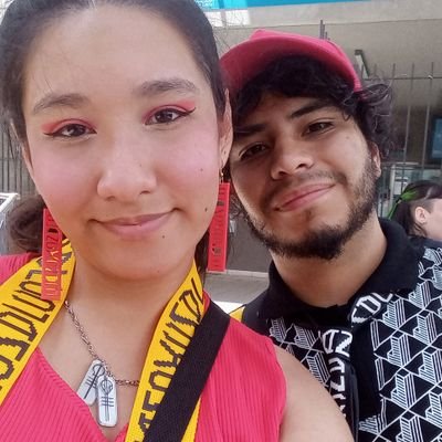 25. 💛 |-/ Vessel me sigue salvando la vida.
'Metafóricamente soy una p*ta' . Tyler Joseph.
Psicóloga algún día.
📍Buenos Aires.