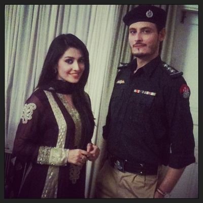 NoorSweetn's profile picture. sharing my favourite things ✨
book 📚 lover,   editor 🪄🪄🪄 and soon 🔜 writer to be 🥹🫶🫣

fikar na Kar phopo bhi bohat jaldi ban jaye gi 🫨🫨~ Ammaa To 🫶💕