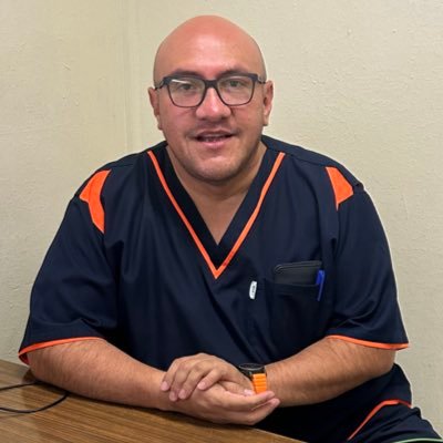 Especialista de profesión, Médico por Convicción, Papá por Devoción, Poblano de Corazón, Azulcrema con Honor, Maestría y Doctorado en Peppa Pig y Pocoyo !!!!!