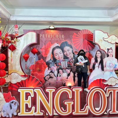 porcupanesaf's profile picture. stumbled upon engfa waraha, fell for her and didnt find a way out. englot is happiness 🤍 MY FIRST ACC IS RESTRICTED BY X 🥲