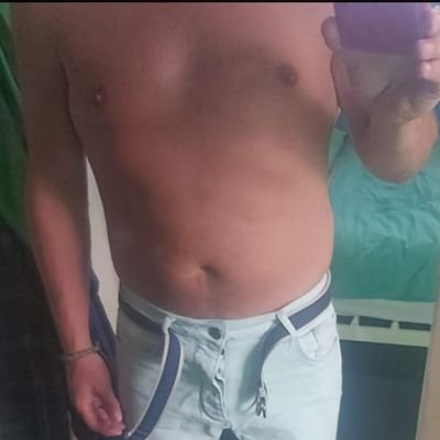 🏳️‍🌈 Love footballers celebs influencers. Into everything. No Findom so please don't ask. My links are 
https://t.co/CZ2h7rP8e8