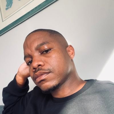 Bornabstract's profile picture. 📦📊 BA.log(x) ∴ ops ≠ chaos