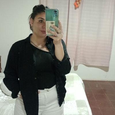 Eres mi presente y serás mi futuro y lo mejor que me ha pasado hija.
Papá, tu luz es tan brillante y fuerte que nunca se apagará,siempre iluminará mi camino🕊️