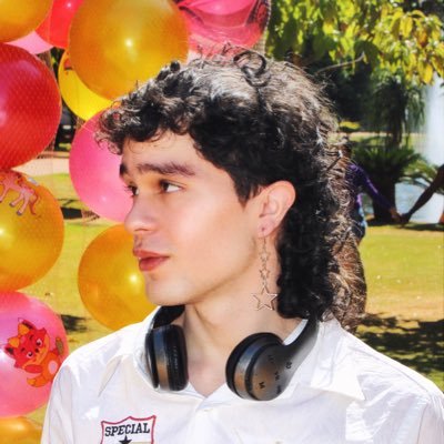 Artista e formado em Desing Gráfico | ✮ ⋆ ˚｡𖦹 ⋆｡°✩