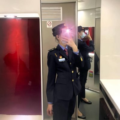 在职铁路 90后射手座 脾气好,性格开朗,情绪稳定 喜欢交友 每个休息日都会让自己开心的度过,小众爱好,趁年轻及时行乐 思想放得开,合适的话现实可yue