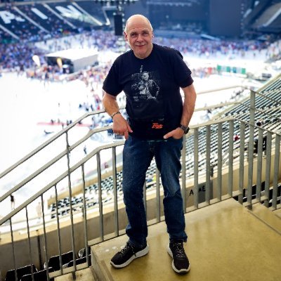 desasterkreis's profile picture. Sei mal still, hörst Du was?
"X" ist meine Cloud für den Kopf!
Vielesnichtversteher!

Homezone? HP, früher DU, noch früher WES
#Blogger #Gedanken #Unsinn