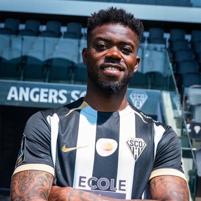 Joueur professionnel au SCO Angers & International de la Côte d’Ivoire. ⚫️⚪️🇨🇮