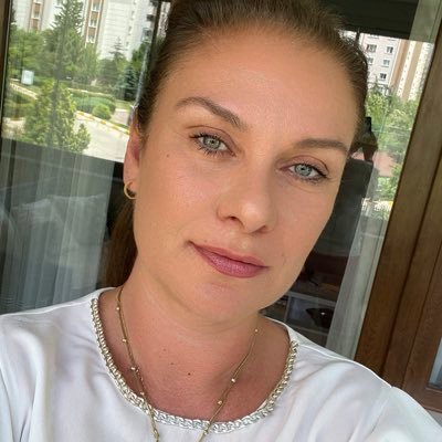Vatansever🇹🇷🇹🇷🇹🇷doğayı sever🏖💐🌳hayvansever 🐿🐬🐝ömür boyu öğrenci👩🎓 📚🎭 .İki delikanlı annesi❤️