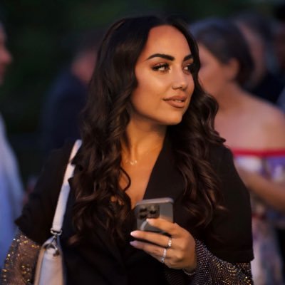 mrsdangelo's profile picture. 🗞️⚽️ Aspirante penna del calcio. Per ora twitto da bordo campo (del divano)