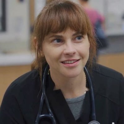 naturbeloved's profile picture. she/her