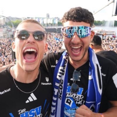 Seit 1887 die Nr.1 in Hamburg 🖤🤍💙 #freevuskovic