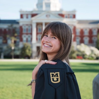 MaryMcCueBell_'s profile picture. Investigative political reporter