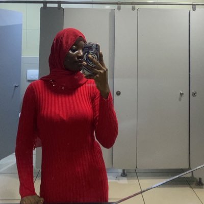 صفية🤍 belle femme || lifestyle || modest fashion || creative || model. 💌omobolasofiyah26@gmail.com