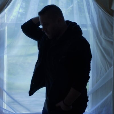 Podcast Host @SomewhereSkies and @SomeRingPod | Author & Playwright/Screenwriter