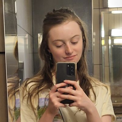 moth_girlie's profile picture. Lesbian+She/her +22
Artemis and Marian devotee
Cr: The knight and the moth