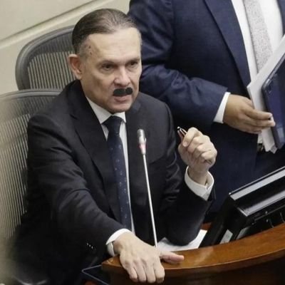 Senador Leguleyo, Prevaricador y Golpista del Partido @Soyconservador