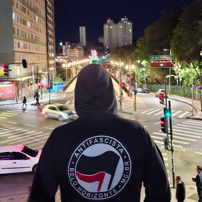 zenietzsche's profile picture. não me inveje: não trabalhe