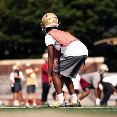 God first✝️ l Haverford School (PA) l 2027 l 6’0 l PG l CB I WR email:chrijoac@haverford.org