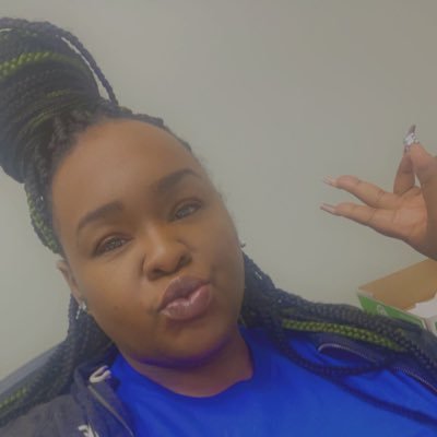 2 know me is too love me ❤️! U of M Alumni 👩🏾🎓 💛💙💛💙