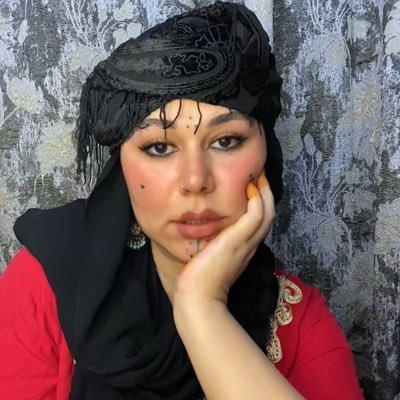 مُؤسسة ماركة halawttamr@ للأزياء التراثية ع الانستا والتيك توك Overqualified scientist 👩🔬