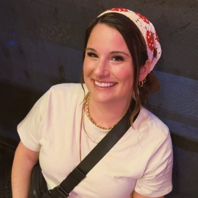 some people run 5ks for fun, I go to music festivals l mental health advocate | queen of sarcasm | @the1975 @thechainsmokers