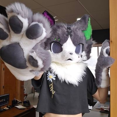 Leopunkcat's profile picture. 22 y/o. 113 Lbs 5'7
Just your average cat guy
Minors/z00s DO NOT INTERACT
NSFW
Very low-quality pictures
In a relationship (romantically closed, sexually open)