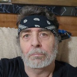 Eu ouvi de um americano que eles estão tentando salvar os brasileiros da própria ignorância. Hoje no Brasil dupla nacionalidade vale liberdade.
