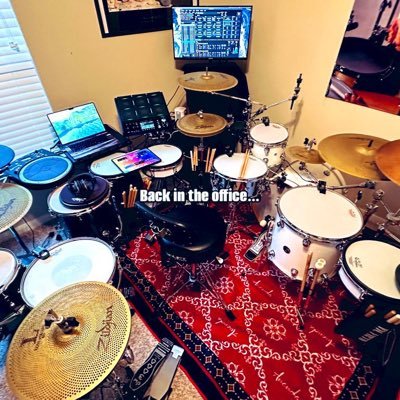 MortsmlamNosaj's profile picture. 