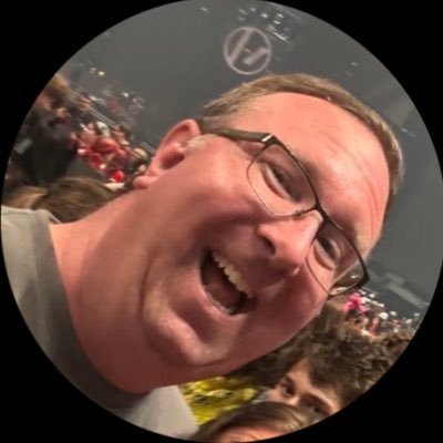 |-/ Alternative music enthusiast, Twenty One Pilots super fan, concert connoisseur. Encouraging hope in a hopeless world. Friend of the perfectly imperfect.