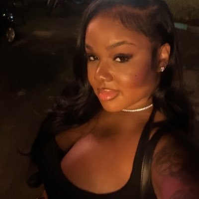 Just a girl from Baltimore with a dream & im going go for it! Your fav hair plug 🔌 IG- itsdeara