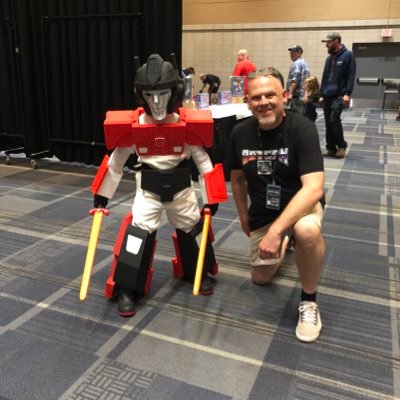 ptsinclair06's profile picture. TF fan since 1984. Pro work started 2005. BA in Marketing. Writes, Edits, works on robot toys, co-created Shattered Glass, & saved 12 million CJ’s.