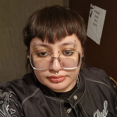 ⛓ ♏︎♓︎♒︎butch lesbian | 23 | mixed poc | he/they ❤️🔥