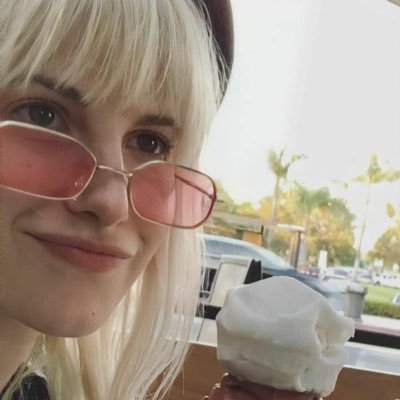 eauvece's profile picture. Repartiendo arte. Muy del esteticismo.