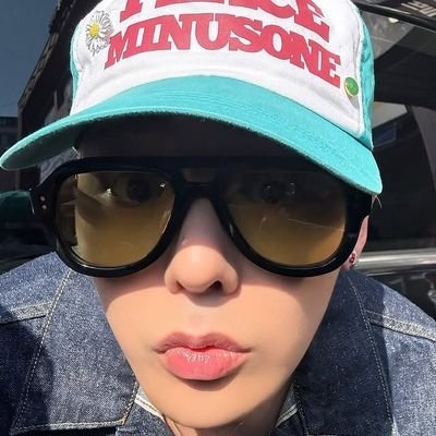 this acct is solely for fangirling š