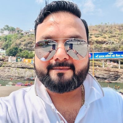 💯% Followback_Husband_Dad_Mentor_Expert in Health Insurance_जमी पर रह कर आसमां को छूने की फ़ितरत है मेरी,पर गिरा कर किसी को ऊपर उठने का शौक़ नहीं मुझे