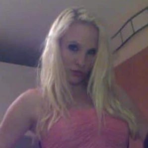 Deva1717864's profile picture. the most girl every person don’t know who she is