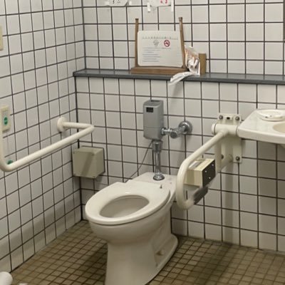 hBY8oVGBIf20526's profile picture. 排尿センターというバンドでドラムをしています