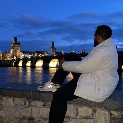 Mo27h_'s profile picture. #med20 | Every new day is another chance to change your life.