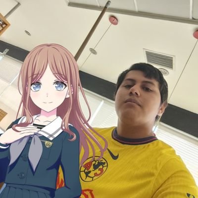 Hablo de MONAS CHINAS & FÚTBOL.
Conductor en @AnimuParaLlevar y #ObentoCast.
Estudiante Ingeniería en Software.