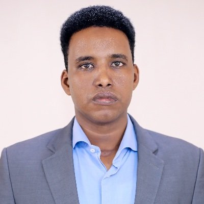 Executive Director @somalipubagenda (https://t.co/SG4O06Z5ed) | Host, Maamul Wanaag & Diiwaanka Mahad Podcasts | Researcher | Teacher | Blogger.