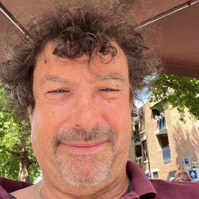 paul81145127's profile picture. Een liefhebbende vader en senior Fire Safety expert. Met de stroom mee. 😘🫂