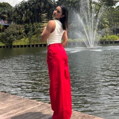 I Help 𝗕𝗨𝗦𝗬 𝗣𝗥𝗢𝗙𝗘𝗦𝗦𝗜𝗢𝗡𝗔𝗟𝗦 get in the BEST SHAPE of their lives || Schedule a FREE CALL with me👇🏻