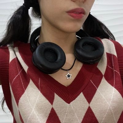 camilascdo's profile picture. sᴏᴍᴇᴡʜᴇʀᴇ ᴏɴʟʏ ᴡᴇ ᴋɴᴏᴡ 0:41 ━❍──────── -3:55 ↻ ⊲ Ⅱ ⊳ ↺ ᴠᴏʟᴜᴍᴇ: ▁▂▃▄▅▆▇ 100%