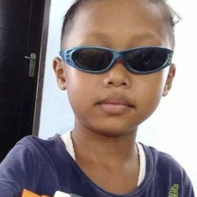 manusiaijoneon's profile picture. no matter how hard u try, you'll never be me