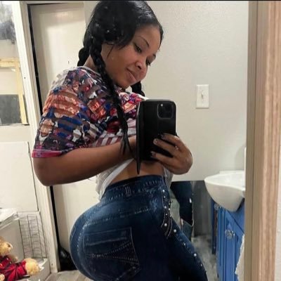 Mistressme94104's profile picture. Hey, fun to chart 😍